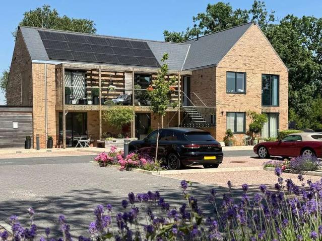 2 Bedroom Flat