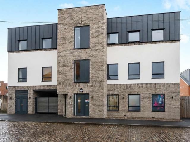 2 Bedroom Flat