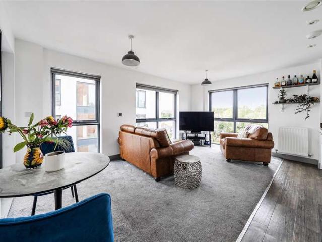 2 Bedroom Flat
