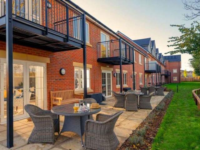 2 Bedroom Flat