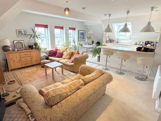 2 Bedroom Flat