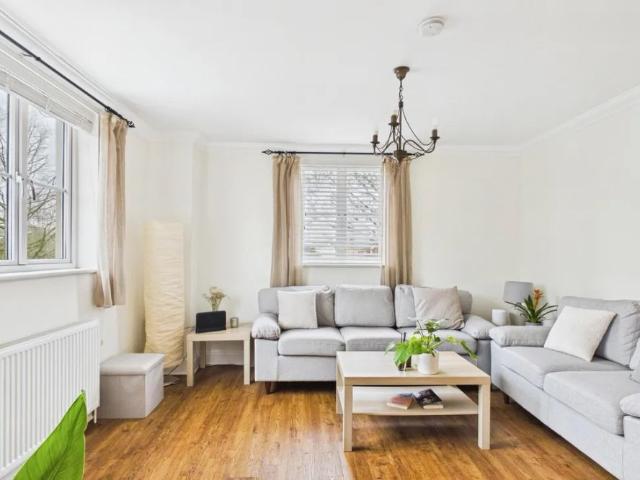 2 bedroom flat