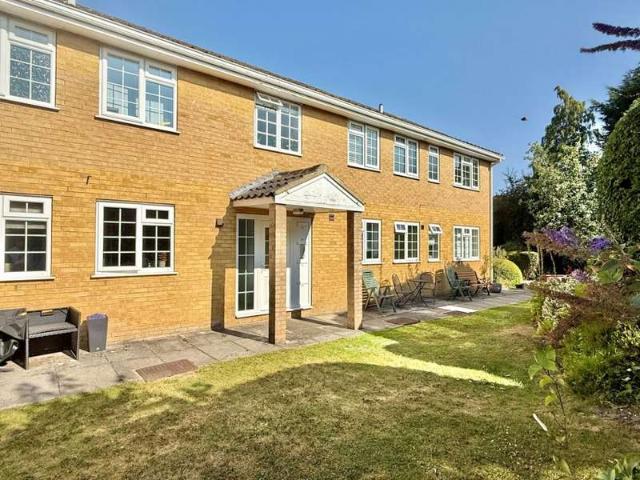 2 Bedroom Flat