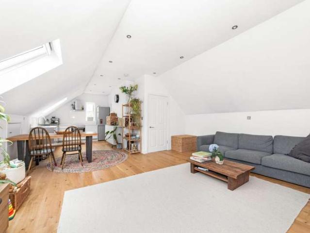 2 Bedroom Flat