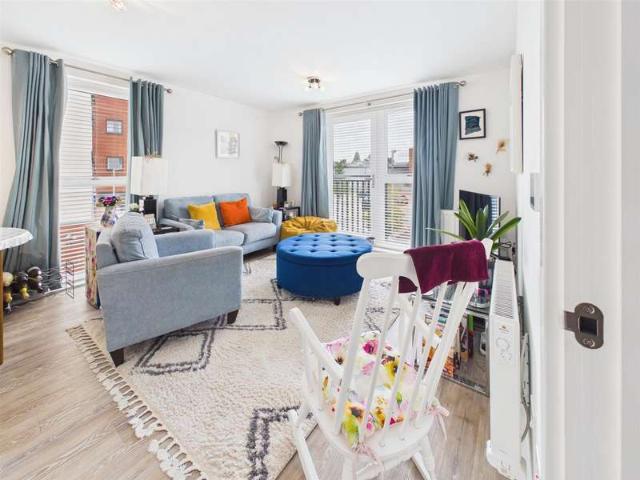 2 Bedroom Flat