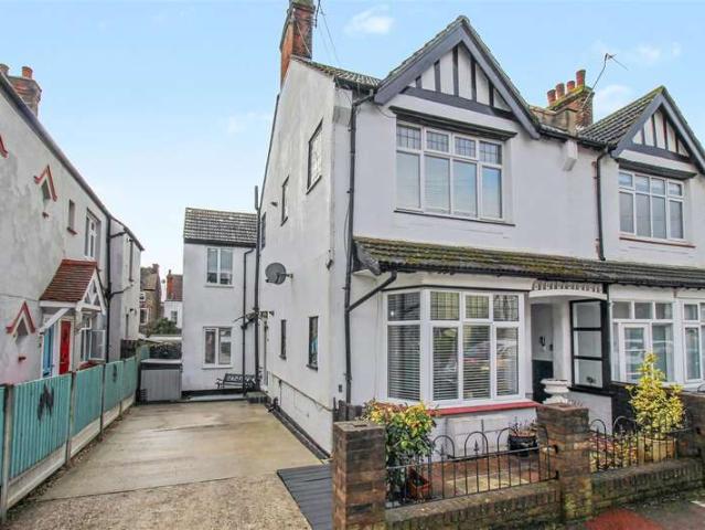 2 Bedroom Flat