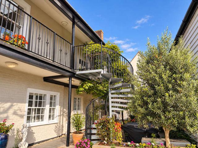 2 Bedroom Flat