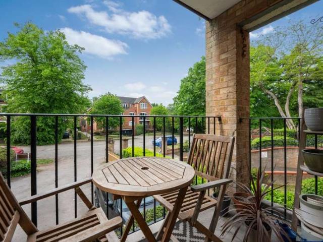 2 Bedroom Flat