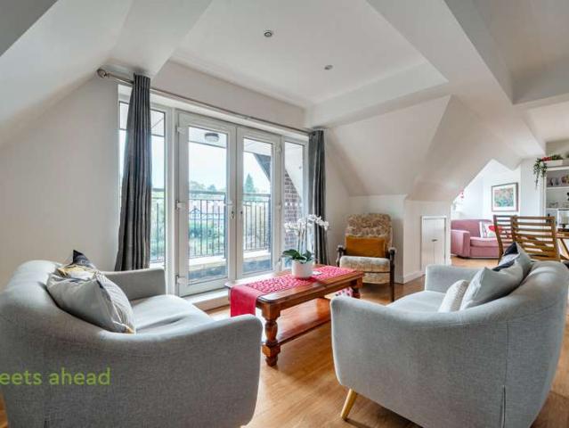 2 Bedroom Flat