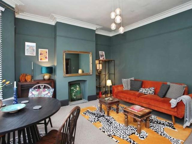 2 Bedroom Flat