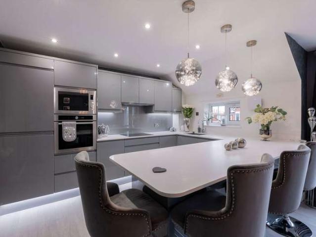 2 Bedroom Flat