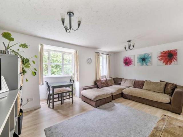 2 Bedroom Flat