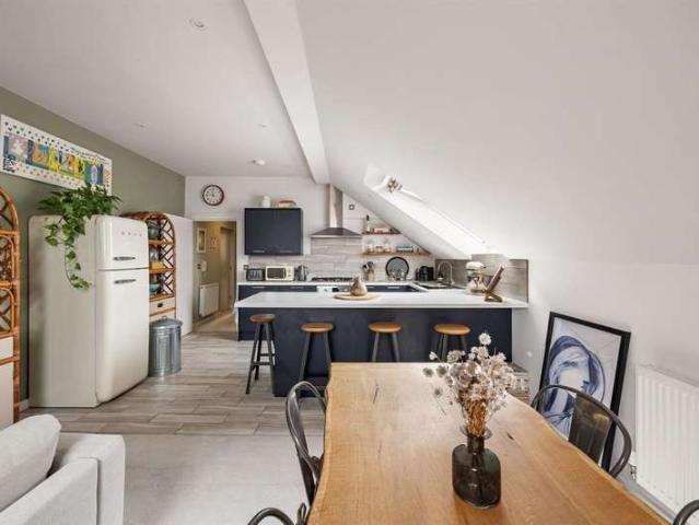 2 Bedroom Flat