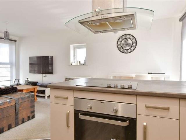2 Bedroom Flat