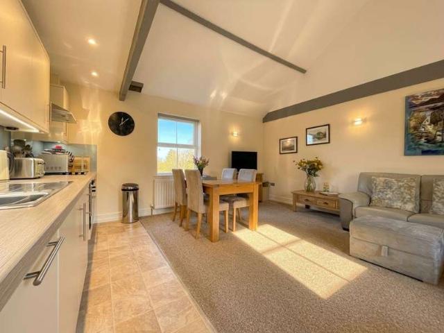 2 Bedroom Flat