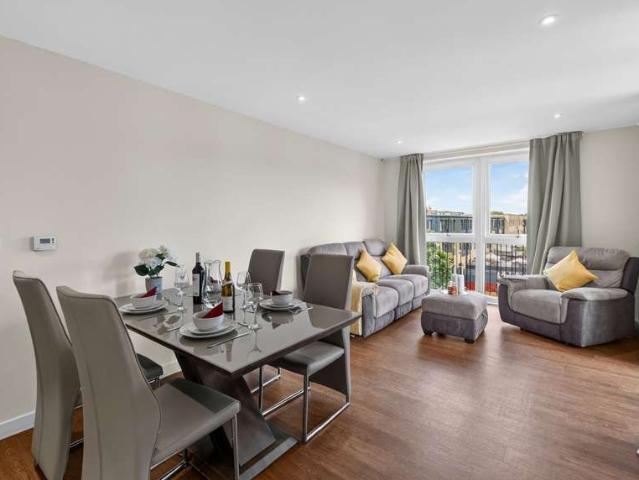 2 Bedroom Flat