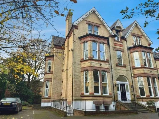 2 Bedroom Flat