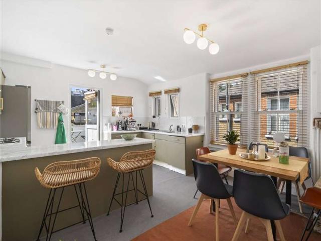 2 Bedroom Flat