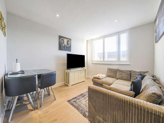 2 Bedroom Flat