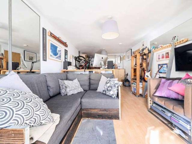 2 Bedroom Flat