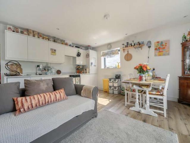 2 Bedroom Flat