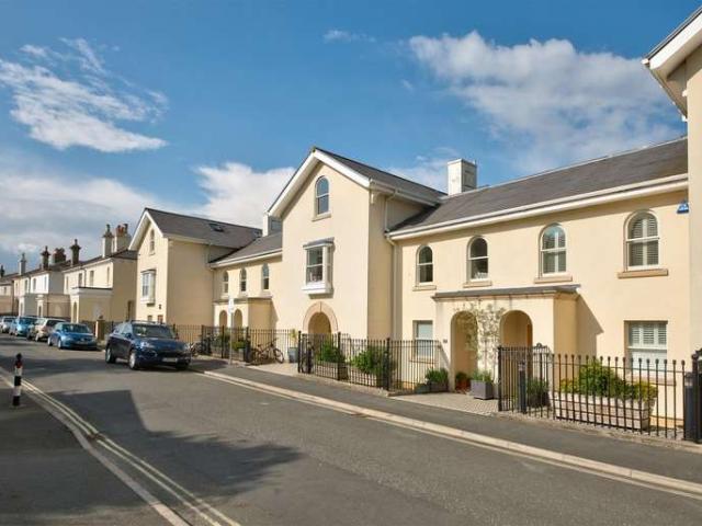 2 Bedroom Apartment Flat