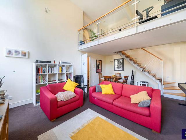 2 Bedroom Flat