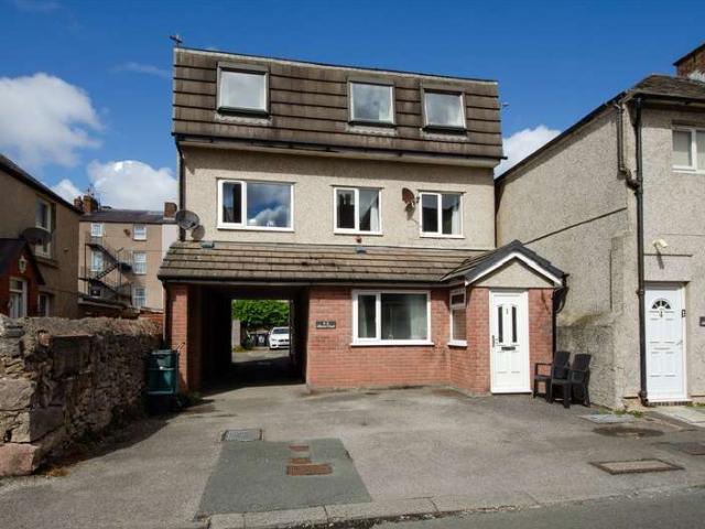 2 Bedroom Flat