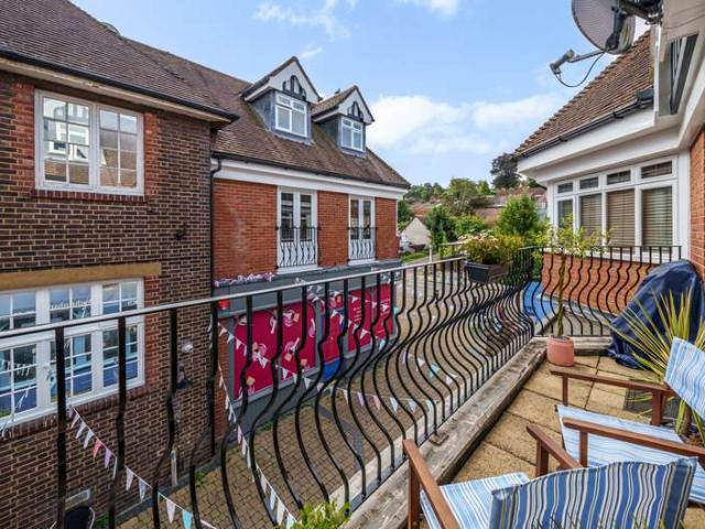 2 Bedroom Flat