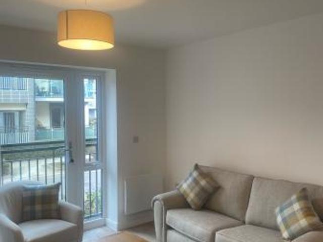 2 bedroom Flat To Let