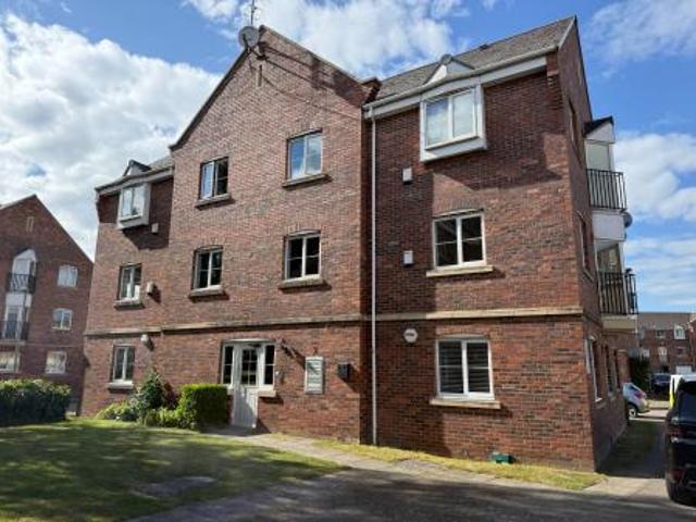 2 bedroom Flat To Let
