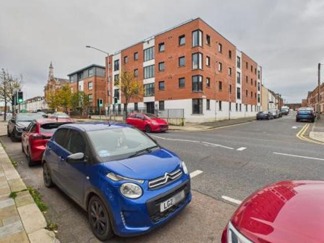 2 bedroom Flat To Let