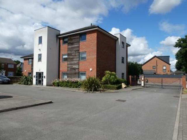 2 bedroom Flat To Let