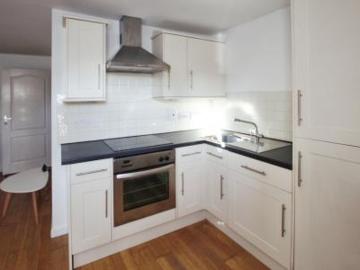 2 bedroom Flat To Let