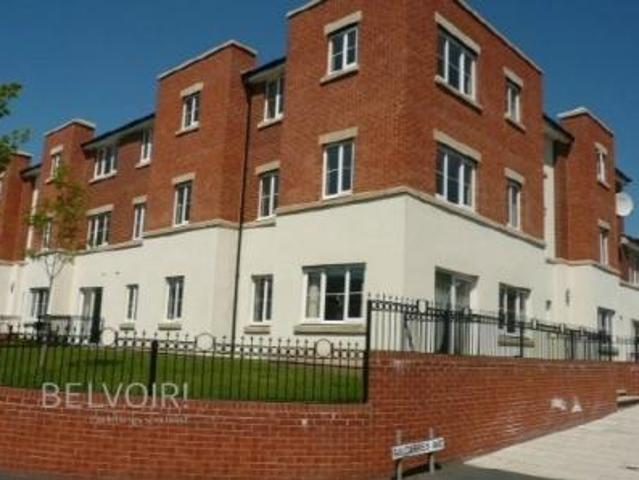 2 bedroom Flat To Let