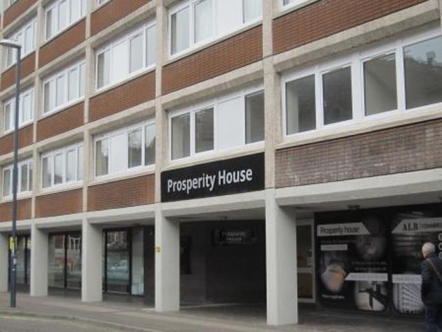2 bedroom Flat To Let