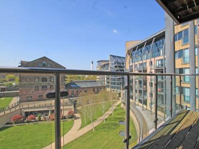 2 bedroom Flat To Let