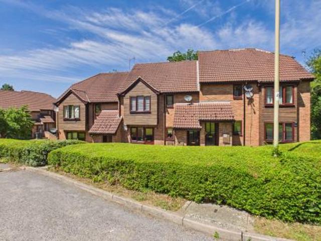 2 bedroom Flat To Let