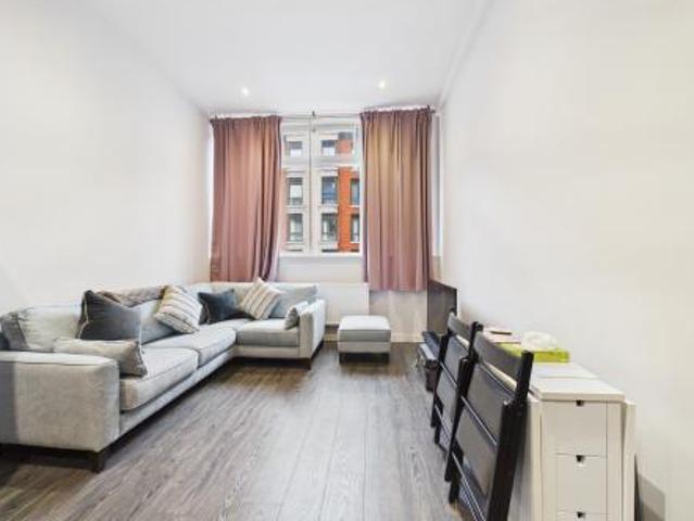 2 bedroom Flat To Let