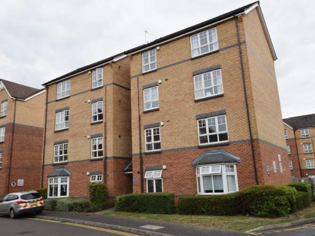 2 bedroom Flat To Let