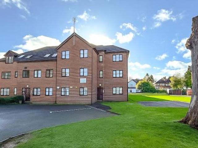 2 bedroom Flat To Let