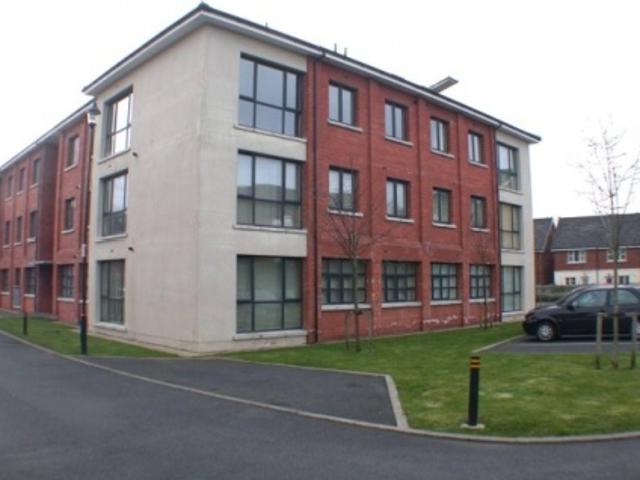 2 bedroom Flat To Let