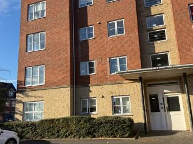 2 bedroom Flat To Let