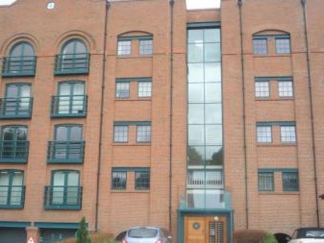 2 bedroom Flat To Let