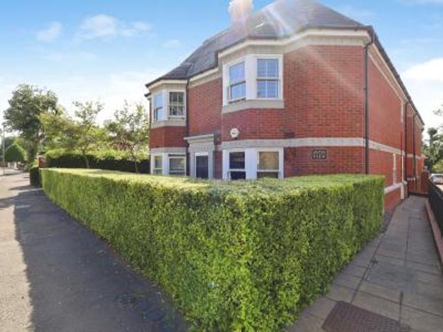 2 bedroom Flat To Let