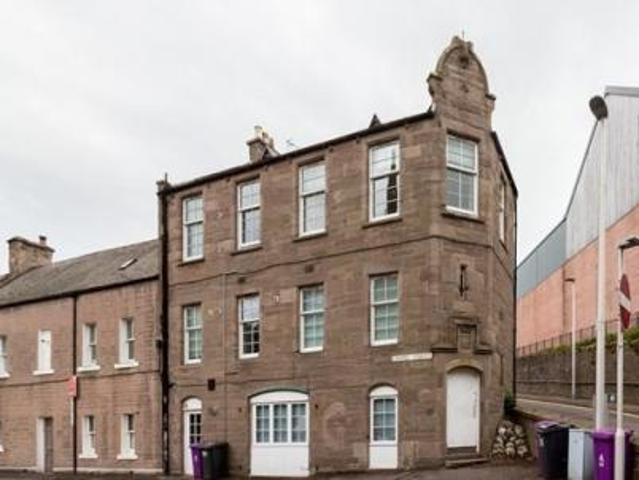 2 bedroom Flat To Let