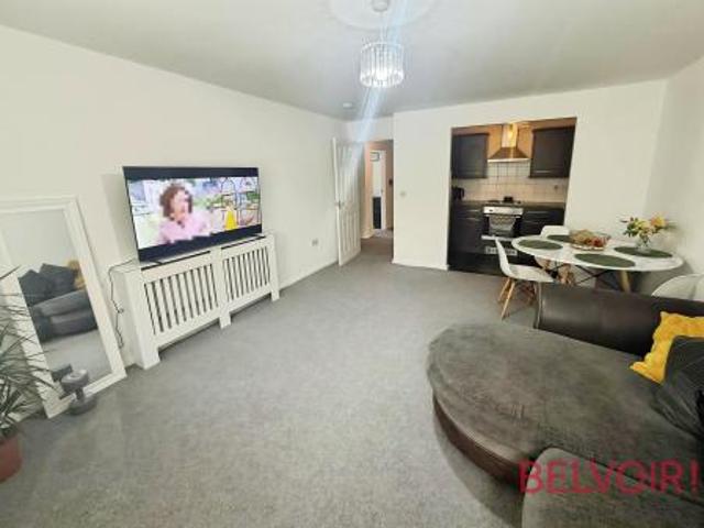 2 bedroom Flat To Let