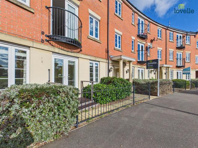 2 bedroom Flat To Let