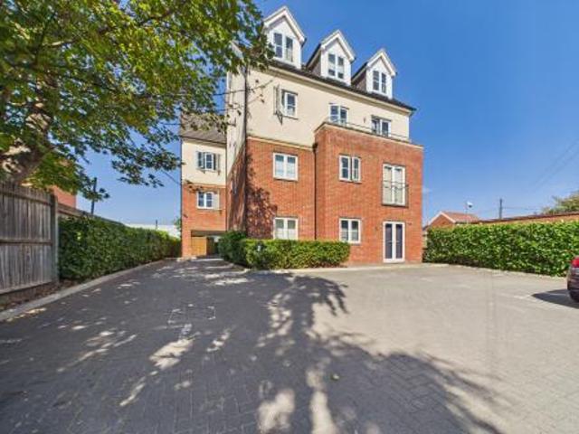 2 bedroom Flat To Let