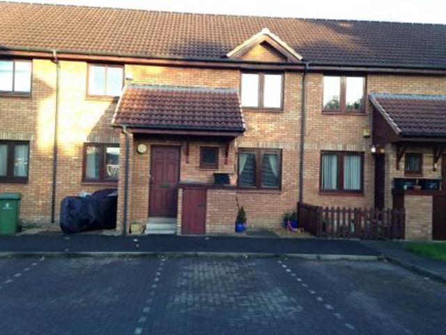 2 bedroom Flat To Let